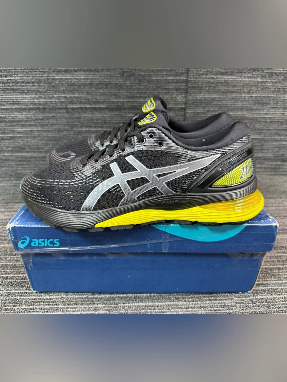 Asics Gel-Nimbus 21 “Lemon Shark” Running Shoes Men’s 8.5 Like New